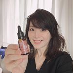 海外セレブにもファンが多いイルチのベストセラー美容液「ロージィ」ロージィをほんの２−３滴お肌に塗るだけのシンプルケアだから忙しいママに嬉しい😆・使った翌朝の化粧のノリが違った❤️サ…のInstagram画像
