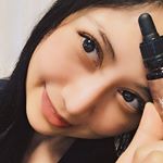 🥀.化粧水、美容液、マスク効果の1つで3通りの使い方ができる濃密ローズヒップ美容液ロージィ🌹ハリウッドセレブも愛用らしいよ💃使用期限があるくらいやからナチュラルなのがわかる…のInstagram画像