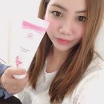 「潤い薬用美白ジェル」﻿今回は顔から全身に使える美白ジェルを使ってみました🙂✨お尻やデリケートゾーンにも使えるんですよ💕﻿﻿☆薬用成分のトラネキサム酸配合﻿メラニンの生成を抑え、シミ・…のInstagram画像