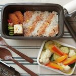 お気に入りお弁当のセパレートランチボックス🍱🍱🍱.このお弁当箱はとっても便利で、１段にも２段にもなるんです‼️.１段たっぷり入れるとかなりの量が入るお弁当箱になり、2段にすると、フルー…のInstagram画像