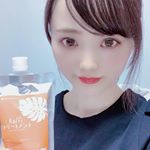 梅雨の時期で最近アホ毛がすごいのでraffiのトリートメントをヘアケアに取り入れてみました🥺トリートメントなのにノンシリコンで頭皮に優しいベタイン系、赤ちゃんにも使…のInstagram画像