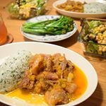 神戸牛のすじ肉のビール🍺煮込みにんじんの菜飯ながーいブロッコリー焼いたの豆とコーンのサラダ但馬牛のうちの、選りすぐりの牛肉に名付けられるという『神戸牛』和牛の代名詞と言っても過言ではないく…のInstagram画像