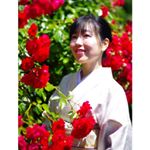 🌹#薔薇に囲まれて🌹おはようございます☀️ 東京は今日もいい天気なので晴天の写真を✨#千葉県八千代市 にある#京成バラ園 に行ってきました。ベストシーズンは5月のようで、160…のInstagram画像