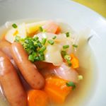 ウインナーボイル派ですか？焼く派？私は、ボイル派❤️大山ハムの美味しいウインナーを頂いたのでポトフに美味しいー❤️ボイルだと肉汁がじゅわっとする気がします❤️しかしアンケー…のInstagram画像