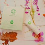 家族の事を考えて作ったスキンケア🌿 このクリームほんとっ優しい🤗 小さなお子様からおじいちゃん、おばぁちゃんまで使えて、匂いもほぼないです✨ 友達が泊まりに来た時とか誰にでも使って貰えるか…のInstagram画像
