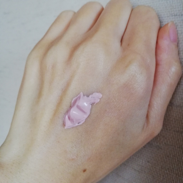 口コミ：WHITE WHIPPING CREAM (ピンク)　ウユクリーム　塗ったらすぐトーンアップ♪の画像（7枚目）