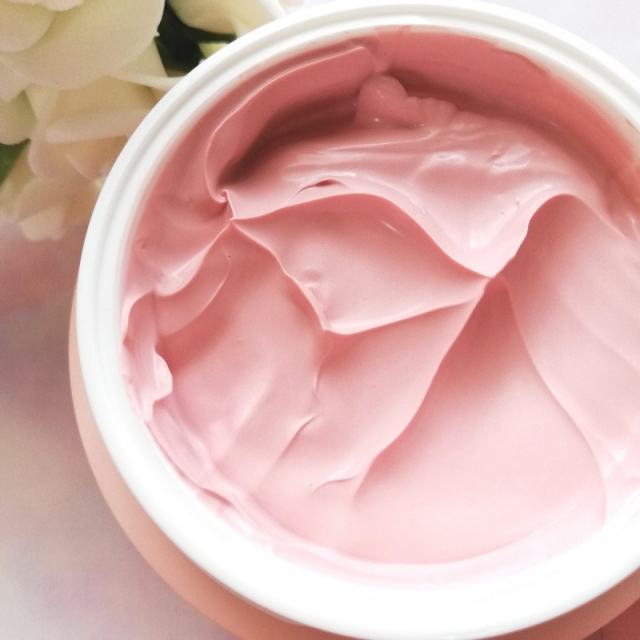 口コミ：WHITE WHIPPING CREAM (ピンク)　ウユクリーム　塗ったらすぐトーンアップ♪の画像（5枚目）