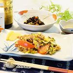 ..昨夜の食事は ゴーヤチャンプルとひじきの煮物.出汁が効いていてとても美味しかったです😋.鎌田のダシ醤油を使って簡単に美味しい煮物が作れちゃいます.冷奴に…のInstagram画像