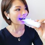 普段はオフィスホワイトニングしてるんだけど忙しくて時間がないときに頼りになるのがスパーリングイレイサー！専用ジェルを塗布して１０分間ＬＥＤライトを当てるだけ♪口にくわえたまま本読みながらケアし…のInstagram画像