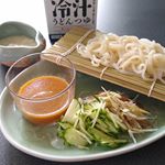 何だかすっかり風邪引いちゃって・・こんなに喉が痛いのは久しぶりだ。夏に咳してる人。喉痛いし暑いし冷汁食べたいなぁと思ってたところちょうどよく正田醤油　冷汁うどんつゆお試しさせていた…のInstagram画像