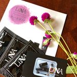 ‥190803-2‥今ようやく鎖骨ごえしたけどまだ伸ばすかバッサリ切るか迷い中。 ヘアケア製品、こちらはどうかしら。サラサラつやつやの髪に近付けばロングキープするんだけどなぁ。#L…のInstagram画像