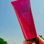 マッサージクリーム✨✨ 浮腫ひどくて毎日マッサージしてます✨テクスチャーもなめらかで、香りがグレープフルーツ✨癒されるし、スッキリします🌿 体の血の巡りが、良くなってポカポカしてきました☀…のInstagram画像