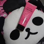 アンドシーム エステグランデ Fブレイククリーム💖ピンクと黒でおしゃれ💕２００グラムの大容量サイズのボディクリーム。引き締め成分いりでマッサージクリームとしても使えます。テクチャーは少…のInstagram画像