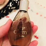 目薬みたいな美容液、エポホワイティアを使ってみました。涙型のボトルは印象的。フタを開けると容器の開封口は思ったより広め。やっぱり目薬とは違いますね。プラセンタとサイタイエキスが入っている美…のInstagram画像