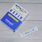 ホームメイド・ケフィア😊酵母が生きている発酵乳ケフィアは、コーカサス地方発祥の紀元前から続く健康食💕牛乳にケフィアの粉末を入れて室温に放置するだけで簡単にできるよ。美味しいから毎日食べてる😊…のInstagram画像