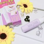 *·こんなに暑いとメイクしてもすぐにくずれちゃう。·〖 ヴィ・ヴィ 〗の色持ちミスト☝️··メイクしたあとにシュって3～4回吹き付けるの。密着コーティング処…のInstagram画像