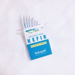 “LET'S 菌活♡”.最近毎日食べてるケフィア☺︎ヨーグルトよりも酸味がマイルドで、口溶けがよく爽やかで好き…♡お腹と美容にも…♡.ヨーグルトもケフィアも同じ発酵乳なんで…のInstagram画像