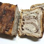 八天堂から発売されている『とろける食パン』をお試しさせて頂きました💜✨プレーン味とチョコ味🖤✨子供たちお気に入りのチョコ食パン🍞を朝のご飯として召し上がりました✨もっちりしており、トースタ…のInstagram画像