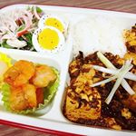 .この楽弁、大活躍！🥰.残り物でもワンプレートにすると美味しそうに見えるから良い👍👍仕切りがあるから盛り付けもしやすい！.蓋つきだからそのまま冷蔵庫にいれれるし、レンジ…のInstagram画像