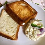 こんばんは☆モニプラ八天堂公式ファンサイトとろける食パンのブログor インスタ投稿モニター261名様募集！に応募。モニター当選したよ(◍˃̶ᗜ˂̶◍)✩プレーン×２斤セット プレーン・チョ…のInstagram画像