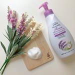 ・泡で出るボディソープ🌿💭💗レイヴィー🧴💕使い始めたよ〜😊・まず香りが大好き🛀💓✨スウィートラベンダーバニラの香り🍨大ヒットな癒しの香り♥♥♥・使ってる最中はもちろん、…のInstagram画像