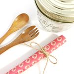 アロマ大好きだから、みつろうでキャンドルやクリームなどを作ったことはあるけど、ラップは初めて！！ 布でつくる みつろうラップ 約10分でつくれるエコなラップ ＼はじめてさんにオススメ！！／ 買って…のInstagram画像