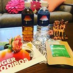 #日本茶製法 #オーガニック生葉ルイボスティー #ペットボトル用ティーバッグ を使ってみたよ🐱ペットボトルの中にポンっと入れて暫く置いておくだけで、美味しいルイボスティーができちゃいます✨…のInstagram画像