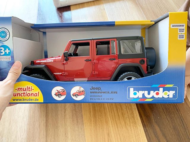 口コミ投稿：🚗ドイツ発『ブルーダー社』のはたらくくるまの知育玩具『Jeep Rubicon』を頂きました…