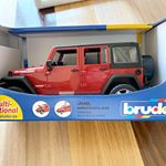 🚗ドイツ発『ブルーダー社』のはたらくくるまの知育玩具『Jeep Rubicon』を頂きました❤️.16分の１スケールのくるまは精密な構造がリアルに再現されていて、大人のわたしも興味津々にな…のInstagram画像
