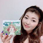 .毎日続けられる青汁❣️.【ヴィーナスグリーン フルーツ青汁】.美容・ダイエットに効果的な女性にぴったりのフルーツ青汁👑✨.厳選した朝摘みの九州産#大麦若葉 や22種類の野…のInstagram画像