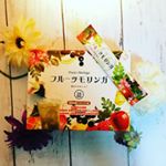 フルーツモリンガ﻿﻿海外のセレブも愛用するインド発祥のスーパーフード「モリンガ」を美味しく手軽にのめる青汁﻿﻿「フルーツモリンガ」の特徴！﻿✔️国産「モリンガ」とビタミン類を13種…のInstagram画像