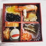 昆布漬辛子めんたいのかば田さんのお試しおせちをお試しさせていただきました。おせち、うちは買いません、主に手作りです。でもプロの作るおせちってどんな味なのか、そして自分で作るおせちの参考になるかなと…のInstagram画像