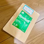 生葉ルイボスティー🍵緑茶のようなルイボスティーでルイボスティーの中でも、オーガニック認証を取得した最高級グレードの茶葉を100%使用してるそうです◎ペットボトルに入れて寝かすだけで簡単✨…のInstagram画像