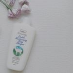 ＊＊＊＊＊＊＊＊＊＊＊＊＊＊＊ ＊夏の紫外線たっぷり浴びて、すごい乾燥してごわついたお肌。特に腕が激しいの・・。「レイヴィーボディシャンプーゴートミルク」使ってみたよ！*ミルクの優…のInstagram画像