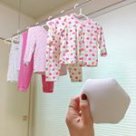 最近は毎日部屋干し┣👕━🎽━👕┫✨秋冬はカメムシが心配で毎年絶対に部屋干し🤣💓‪笑・今年は良い相棒に巡り会えたよ💕ケイ素でお洗濯✨・洗濯機にポイッと入れるだけで、😳ミネラル…のInstagram画像