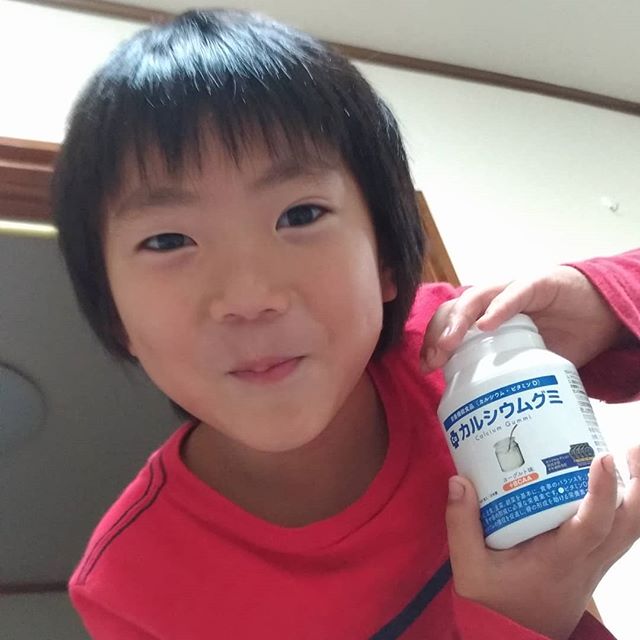 口コミ投稿：カルシウムグミ続けてます！美味しいから、おやつ代わりに喜んで食べてくれる。これ…