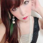 ✨アイメイクについて✨※スワイプ推奨☆今回撮影は夜、雨、赤い橋。ロケ地によってコーデやメイクを決めてます✨今回はカッコイイCOOL系に仕上げました✨使ったのは @mar…のInstagram画像