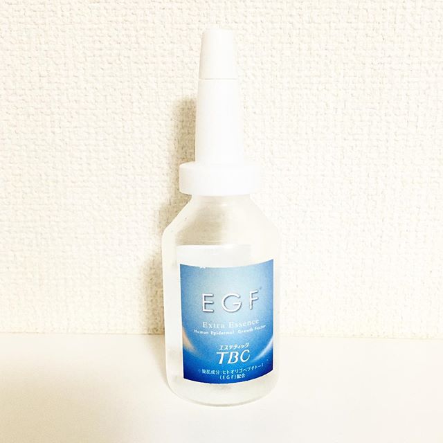 口コミ投稿：EGFエクストラエッセンスをお試し中。洗顔後化粧水前にこちらを顔全体になじませます…