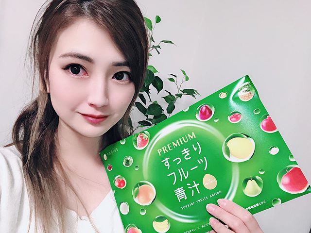 口コミ投稿：***FABIUSの看板商品すっきりフルーツ青汁がパワーアップ🔥·『Premiumすっきりフルー…