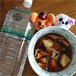 今日はハロウィン🎃何もできないけどせめて気分だけ味わおうと思い、肉じゃがにかぼちゃをいれてみました🐼岩深水を使っての肉じゃが～💕滋賀県岩間山の貴重な天然水。そのまま飲んでもまろやかで美味し…のInstagram画像