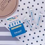 ヨーグルトを、超えたおいしさ❤️﻿ホームメイド・ケフィア﻿（１箱１g ×１０パック詰め）﻿﻿原材料　：脱脂粉乳、乳酸菌酵母菌末﻿保存方法：冷蔵（１０℃以下）﻿賞味期限：冷蔵で１…のInstagram画像