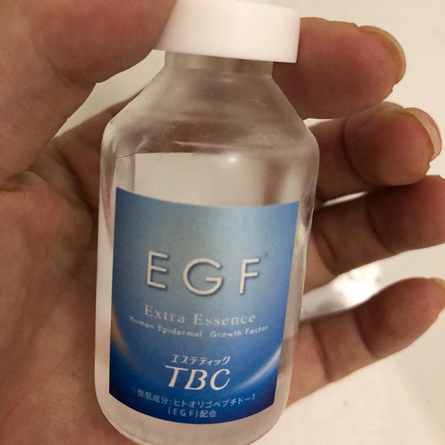 口コミ投稿：TBC様のEGFエクストラエッセンス美容液届いてから、洗顔後に使い続けてます☻ヒトオリ…