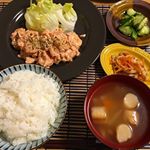 ..11/2..☆鶏むね肉のオーロラソース☆(付け合わせレタス)☆蓮根のきんぴら☆胡瓜の昆布茶ごま和え☆中華スープ(人参、大根、お麩)オーロラソースに玉ねぎを入…のInstagram画像