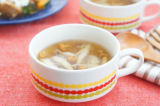 口コミ記事「マルトモだし屋が作る国産野菜のブイヨンで三種きのこのスープ」の画像