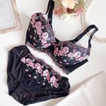 脇高すっきりブラセット👙❤️﻿﻿﻿脇高リッチメイクブラジャー・ショーツセット﻿Eカップのブラを着用させていただきました﻿﻿﻿自然にフィット！着心地快適😌❤️﻿﻿…のInstagram画像