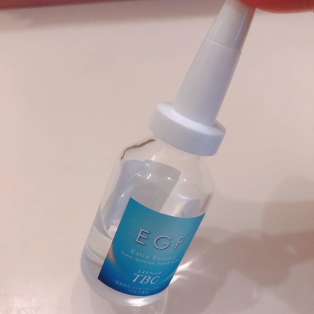 口コミ投稿：TBC EGF エクストラエッセンス💙使用し始めて2、3週間経ちました😆洗顔後、1番最初に使…