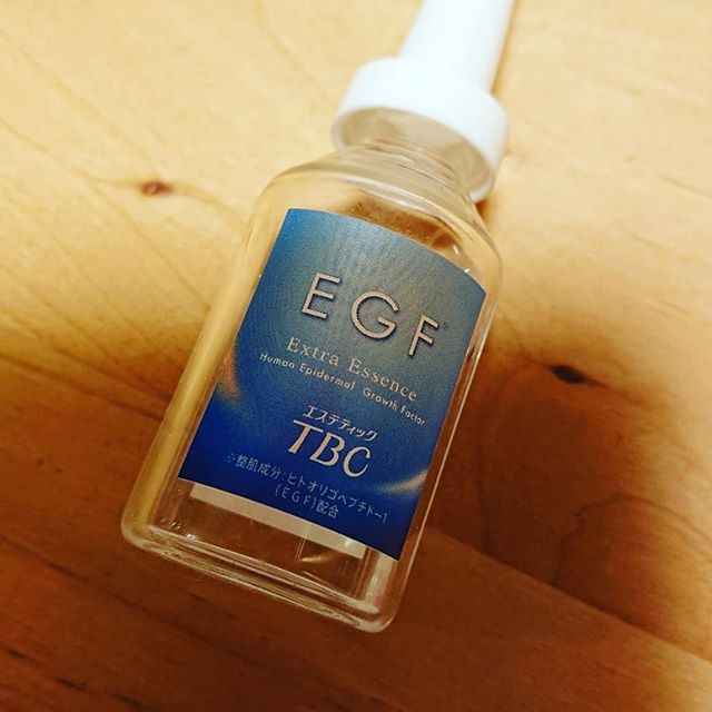 口コミ投稿：TBC EGF エクストラエッセンスを使用して、二週間くらいになります。洗顔後にすぐに…