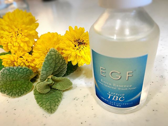 口コミ投稿：TBC EGF エクストラエッセンス洗顔後にこちらの美容液を20日程使っています。とろみ…