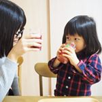 乾杯！新しい#青汁 モリママの赤い青汁を試させて貰いました。赤いならもう赤汁！？笑笑..保存料や着色料、人工甘味料など無添加！子どものことを考えた青汁です。でも、なかな…のInstagram画像