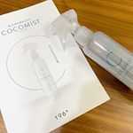 .毛穴の黒ずみや詰まりなど悩み。。洗顔後のお肌にココミストをシュシュっとスプレーするだけで毛穴トラブルに効果的だよ！🤩✨.お肌がやわらかくなってすべすべ、つるつるお肌になる…のInstagram画像